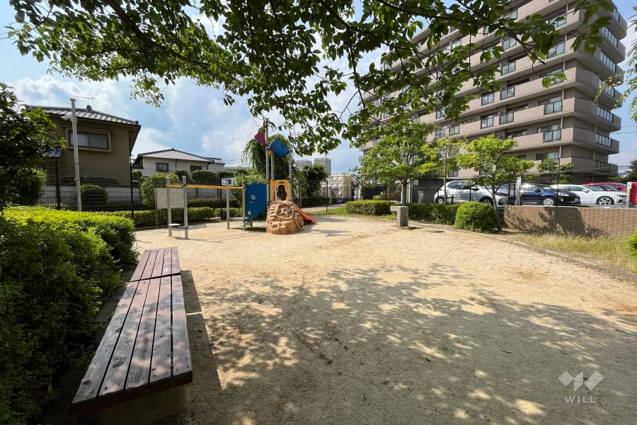 敷地に隣接する公園