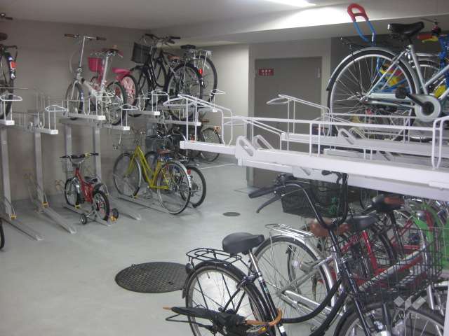 屋内にある駐輪場