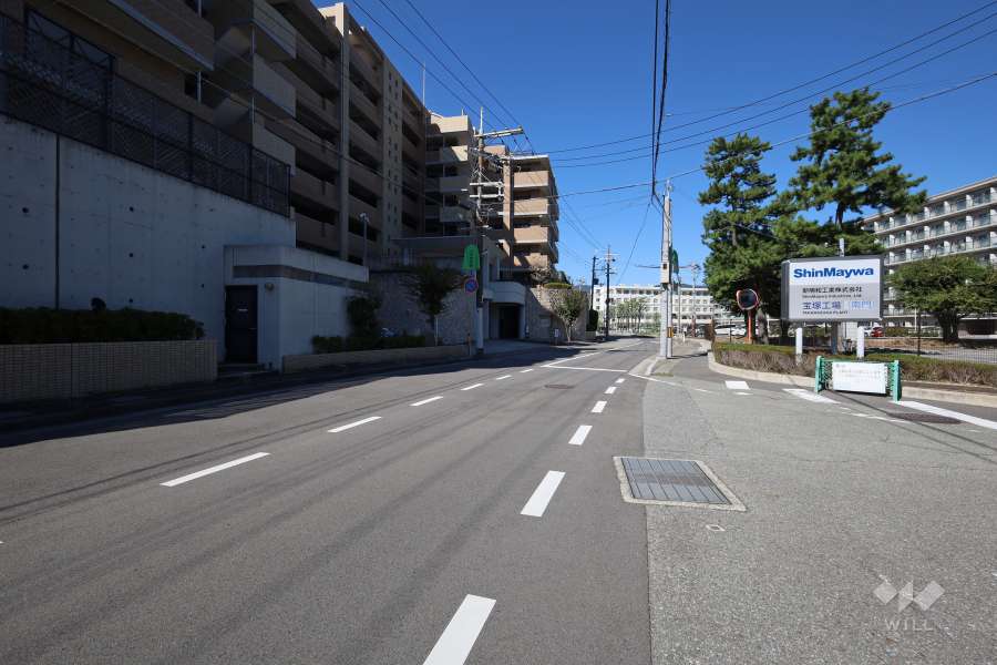 敷地北東側の前面道路　