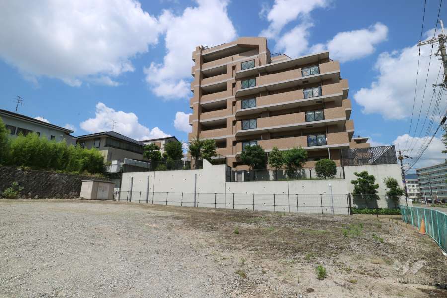 セントラル宝塚仁川の外観（東側から）