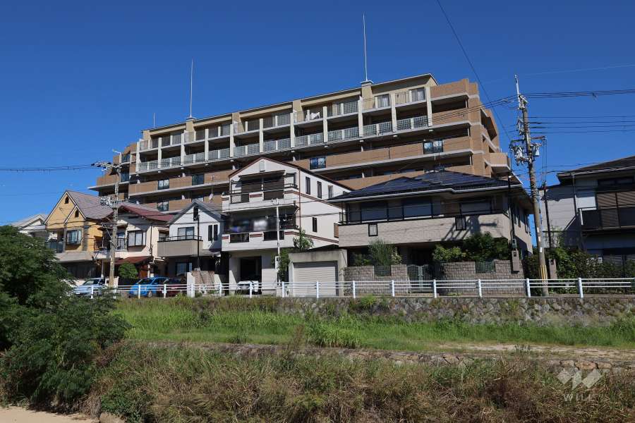 セントラル宝塚仁川の外観（南側から）　