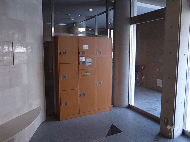 エントランスにある宅配ボックス