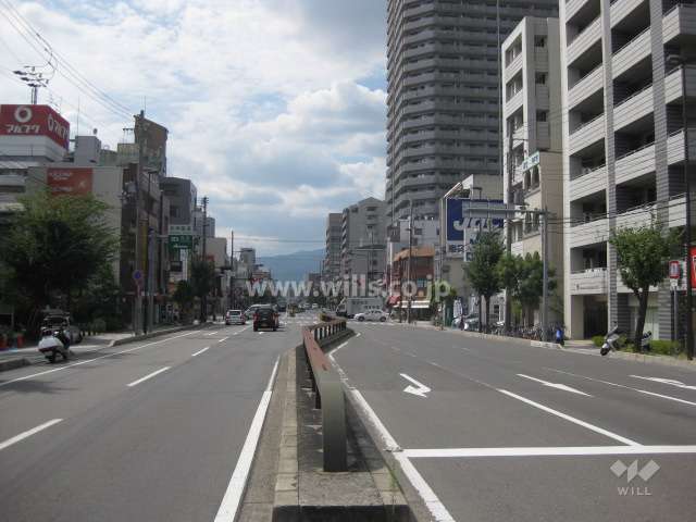 敷地南側は国道2号線に面しています。
