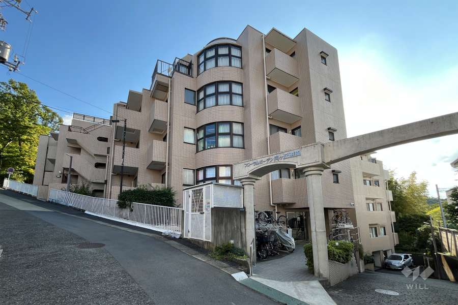 フローラルガーデン向ヶ丘遊園の外観（北東側から）