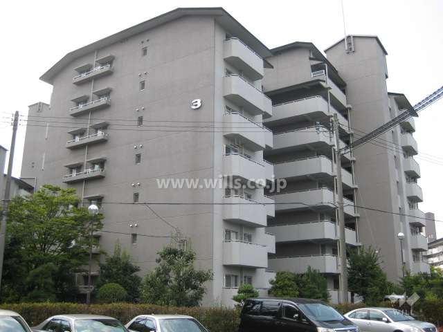 芦屋緑2住宅 3号棟の外観（西側から）