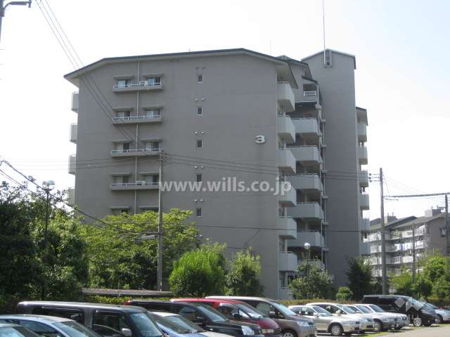 芦屋緑2住宅 3号棟の外観（南東側から）