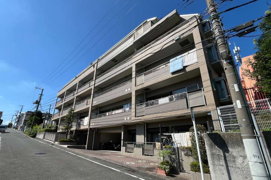 生田ガーデンハウスの外観（南東側から）