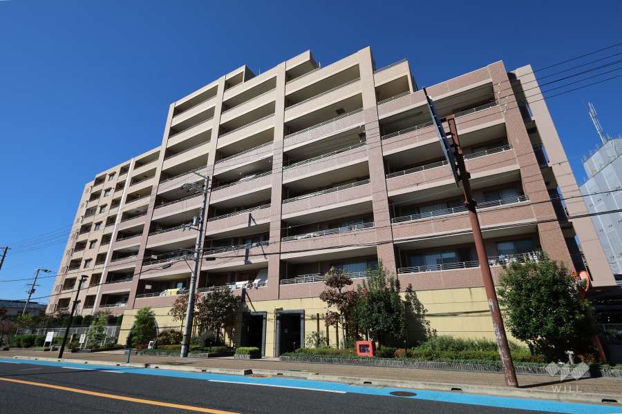 ファミール逆瀬川ザ・ガーデンの外観（北東側から）