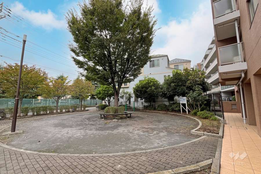 隣接する公園