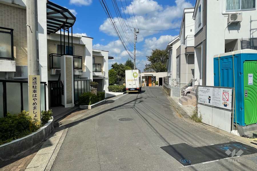 敷地東側の前面道路　