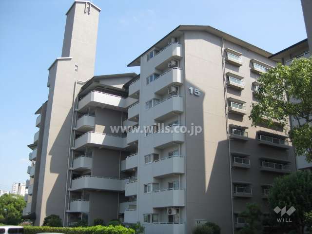 芦屋緑2住宅 15号棟の外観（北西側から）
