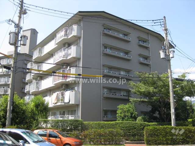 芦屋緑2住宅 16号棟の外観（東側から）