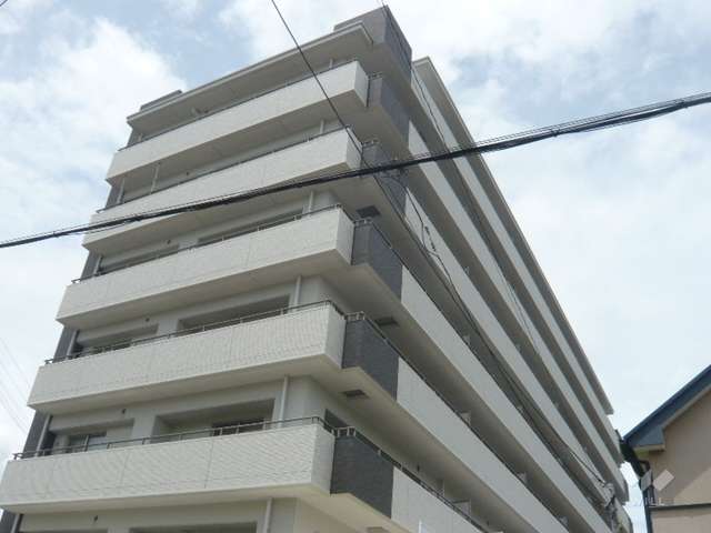 ランズ尼崎の外観（南東側から）