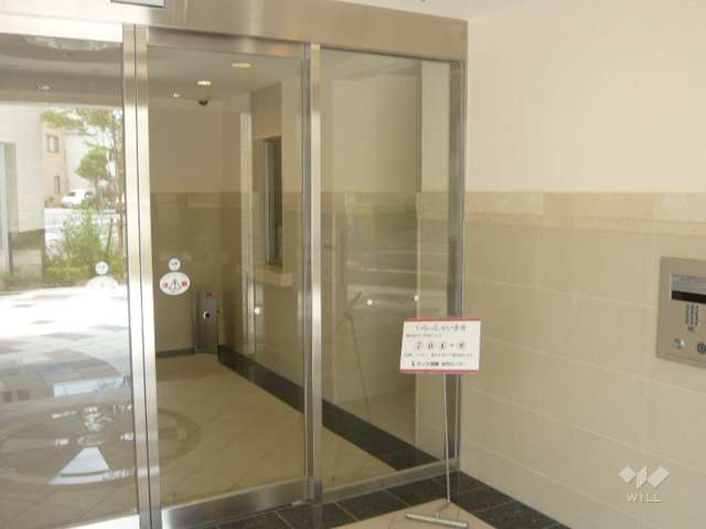 エントランスはオートロック付きです。