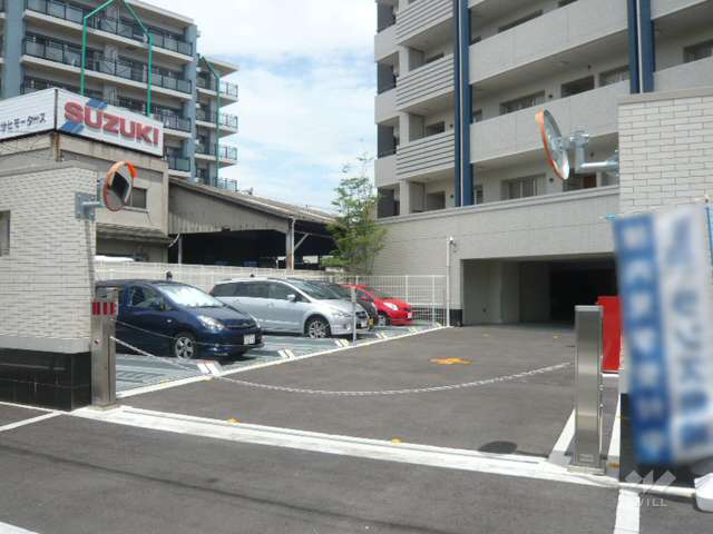 敷地内駐車場（ロボットゲート付き）