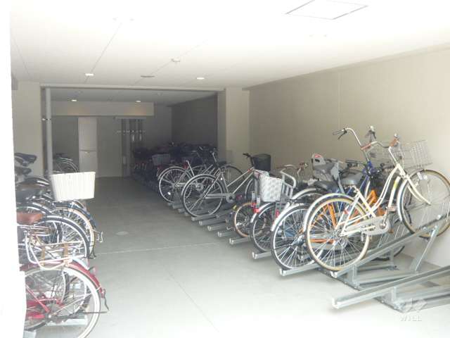 屋内にある駐輪場