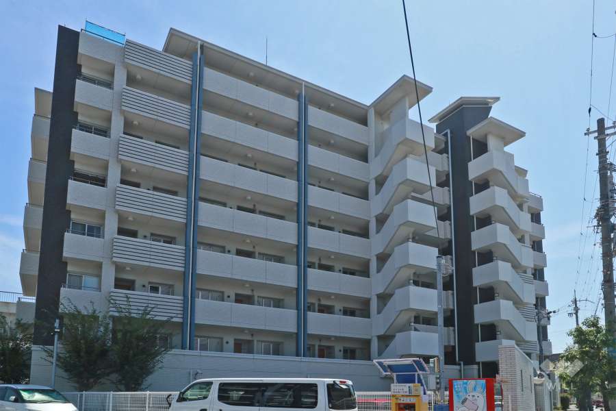 ランズ尼崎の外観（北西側から）