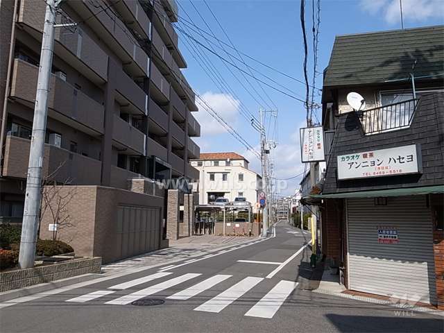 敷地東側の前面道路