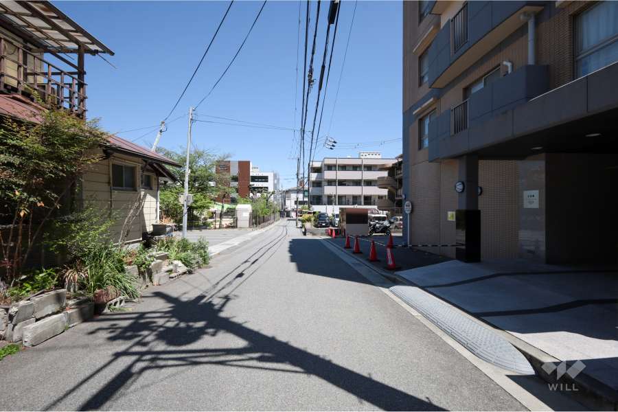 敷地北西側の前面道路