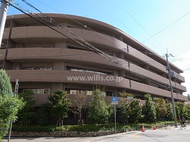 プレティナージュ苦楽園の外観（南西側から）