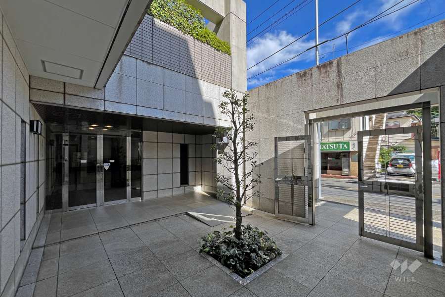 エントランス前広場