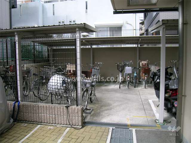 屋根付きの駐輪場