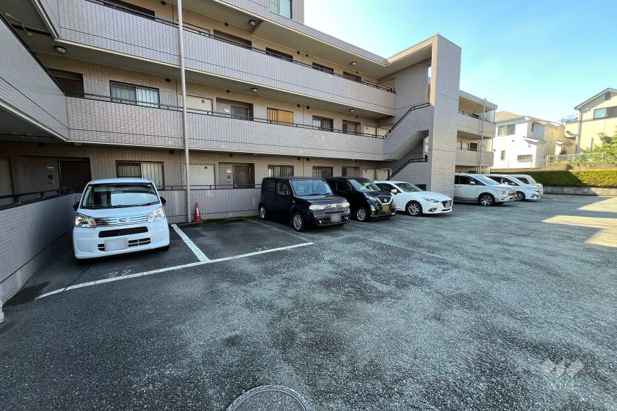 敷地内駐車場（屋外平面式）