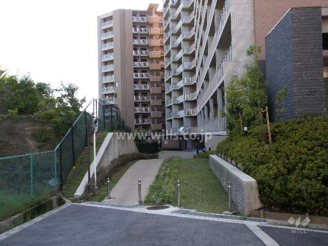 駐輪場への入口