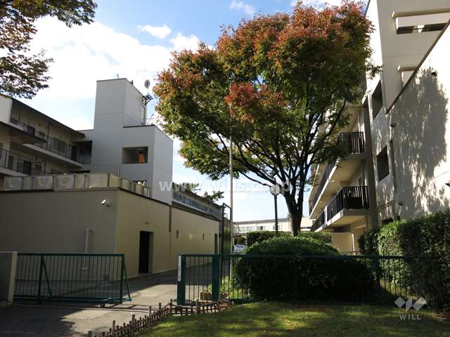 右がA棟、左がB棟