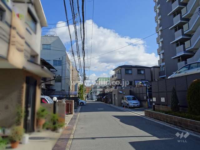 敷地北側の前面道路