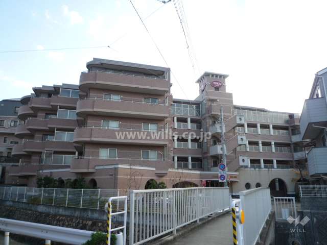 セレッソコート仁川グレイスの外観（北側から）