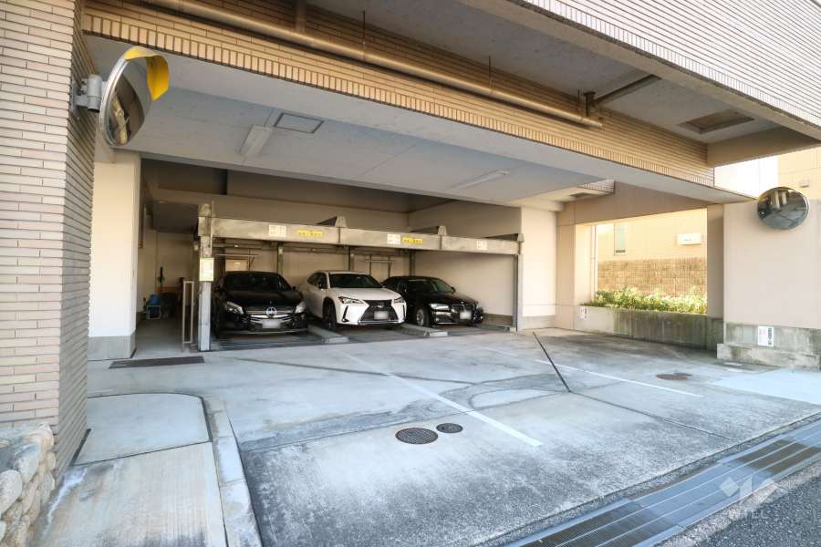 敷地内駐車場（屋内機械式）
