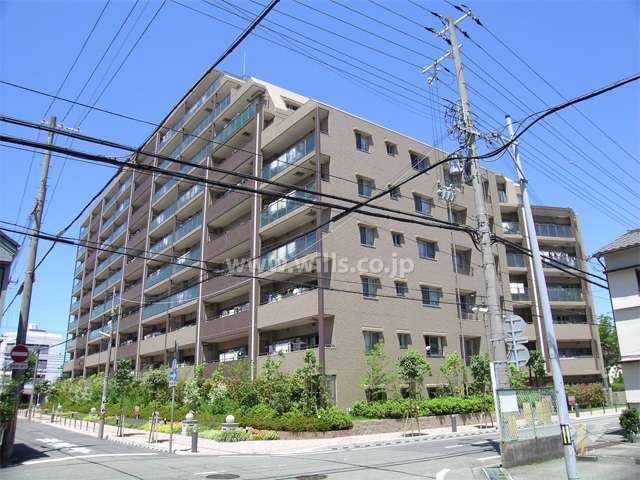 ベリスタ尼崎の外観（南東側から）