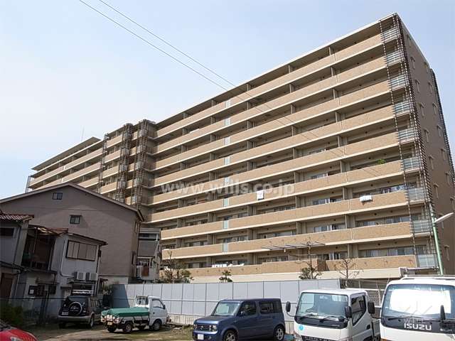 ローレルスクエア豊中アウレリアの外観（南東側から）