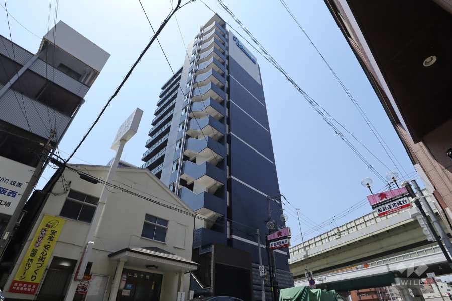 プレサンス大阪ドームシティクロスシティの外観（東側から）
