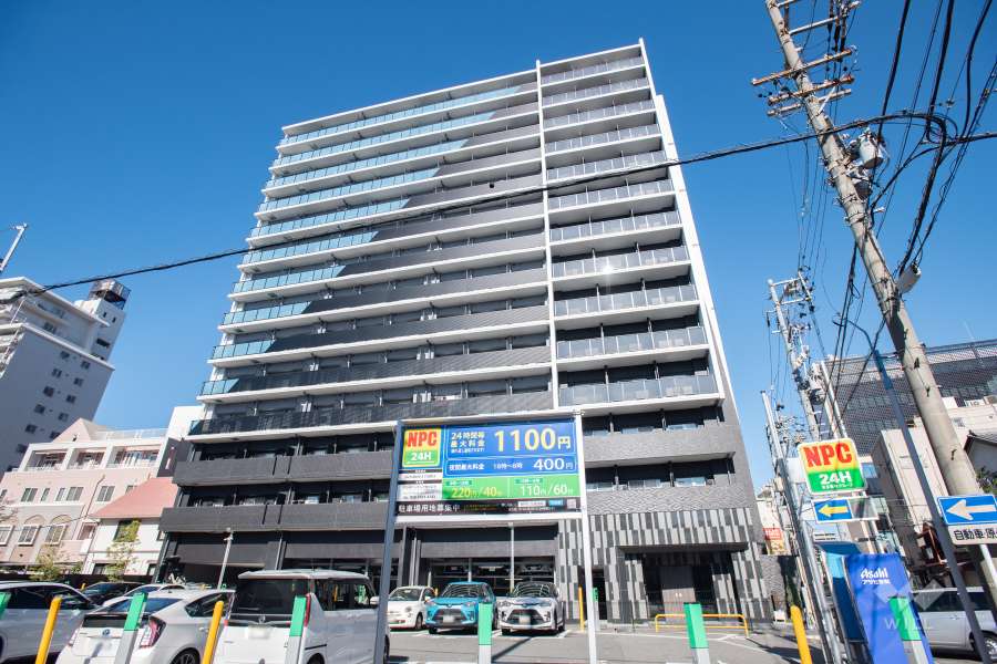プレサンス新栄ユリシスの外観（南東側から）