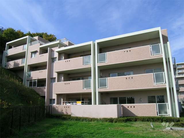 セーリオ宝塚3番館の外観（東側から）