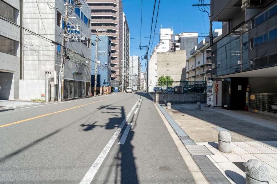 敷地北側の前面道路