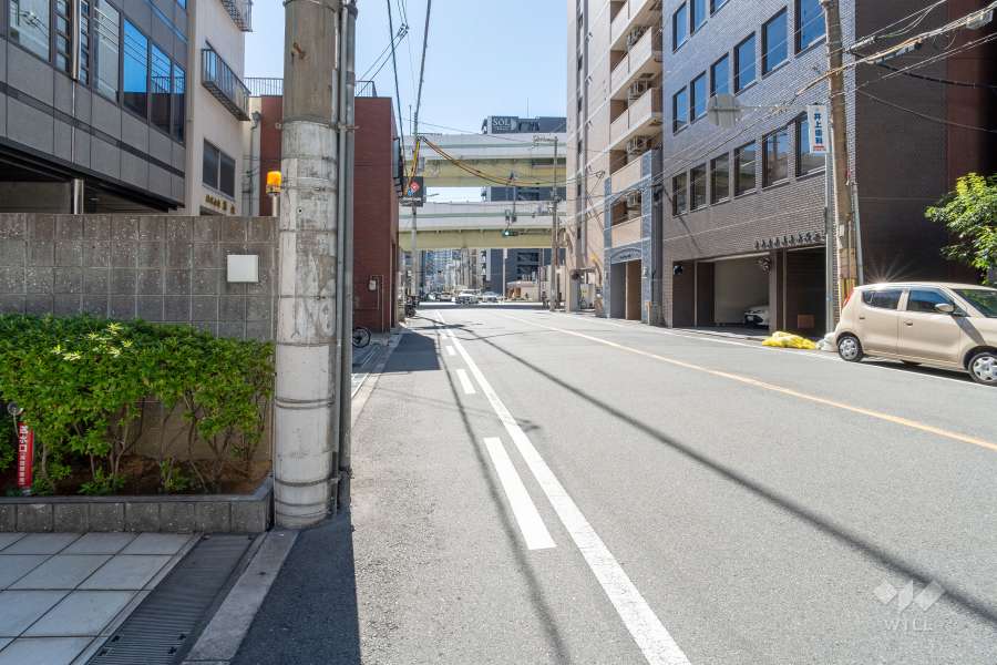敷地北側の前面道路　