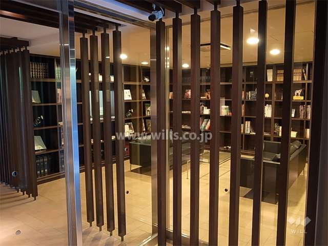 エントランスホール横にあるブックギャラリー