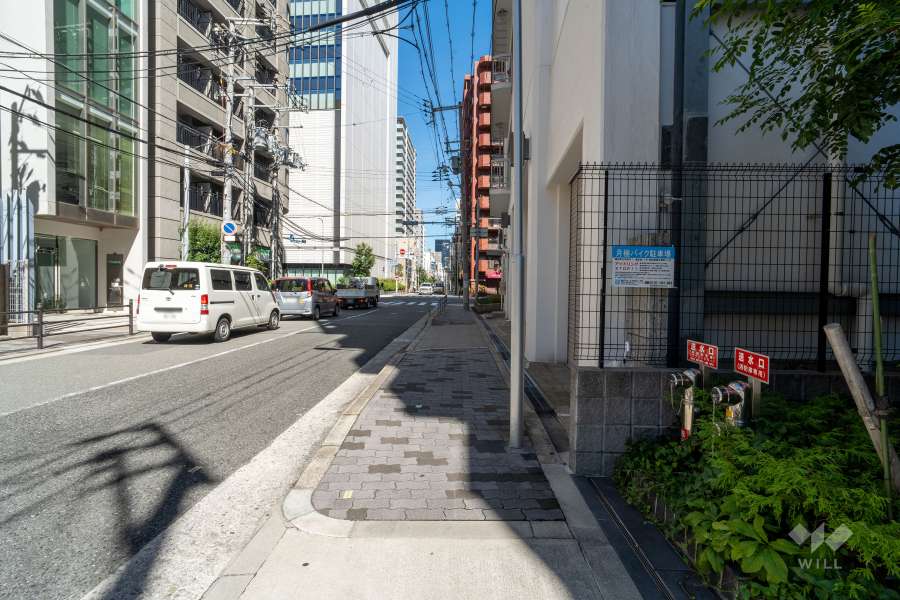 敷地北側の前面道路