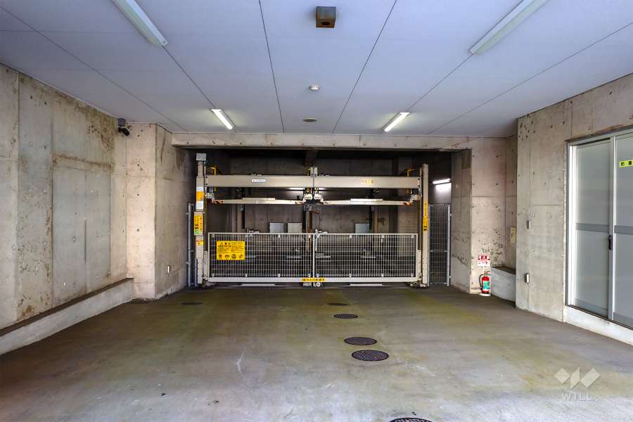 敷地内駐車場（屋内機械式）