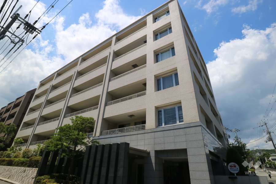 テラス苦楽園の外観（南東側から）