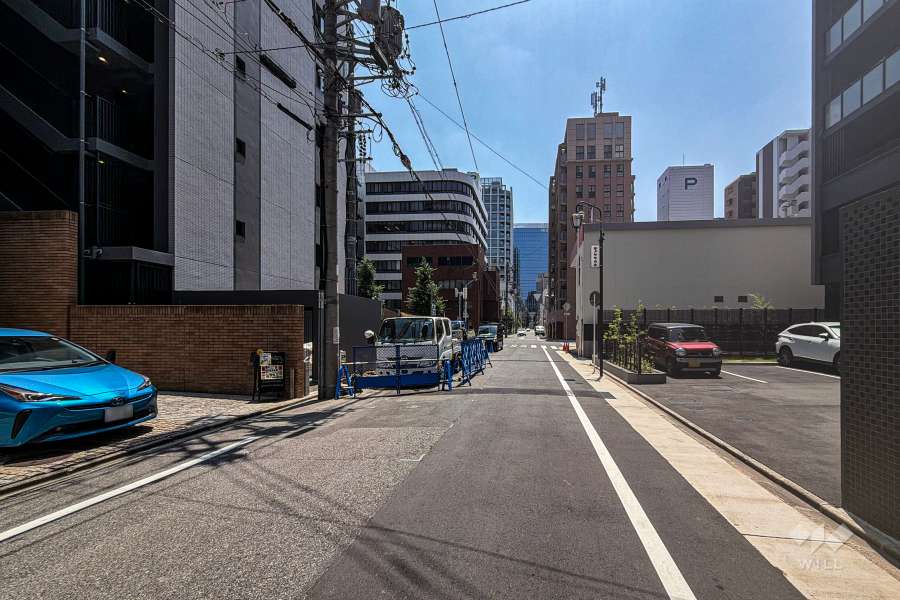 敷地東側の前面道路
