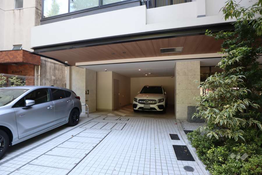 敷地内駐車場（屋外平面式）