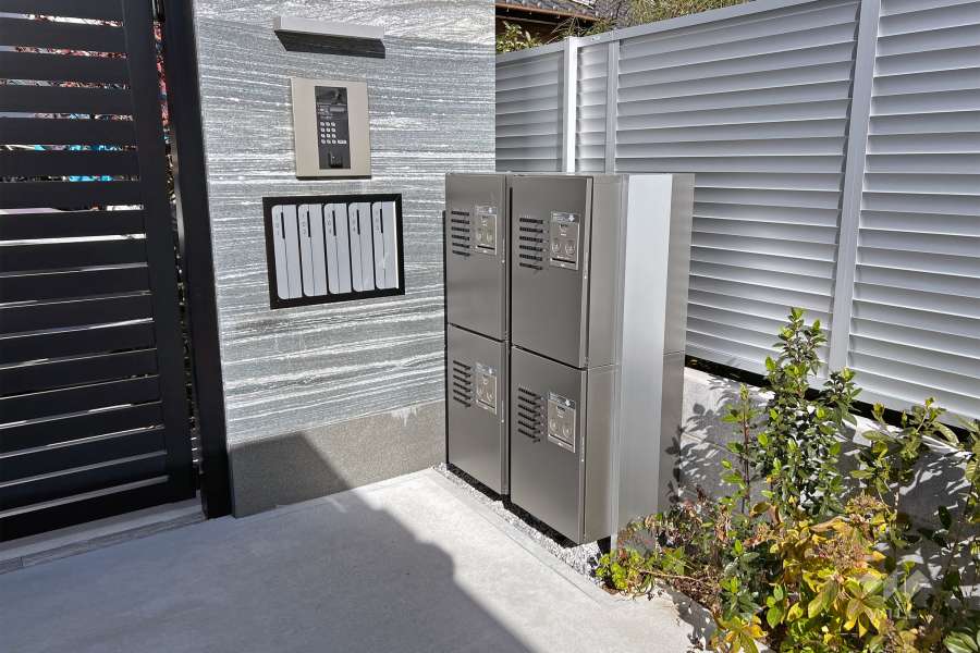 宅配ボックスと共用ポスト