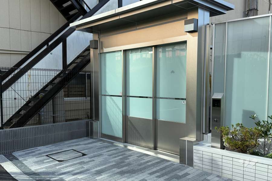 駐輪場の出入口