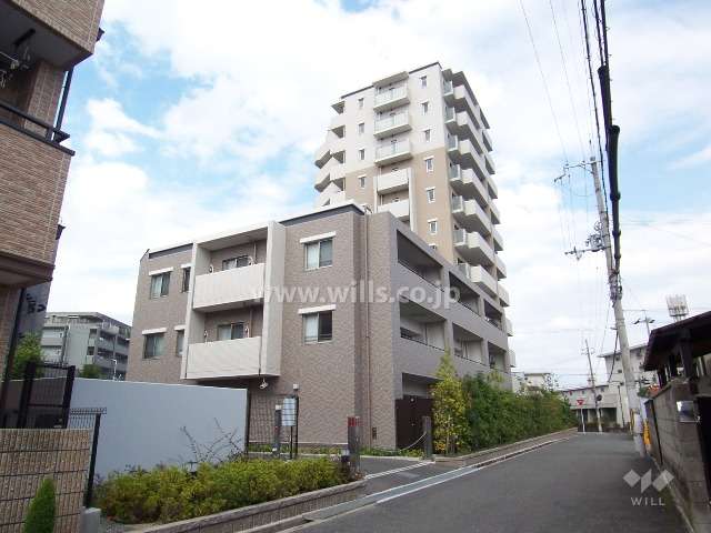 プラウド吹田千里丘の外観（西側から）