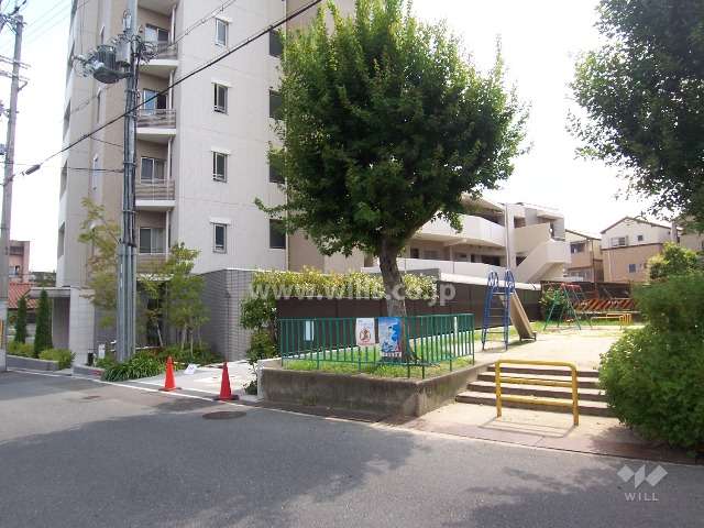 敷地北側には長野町遊園があります。