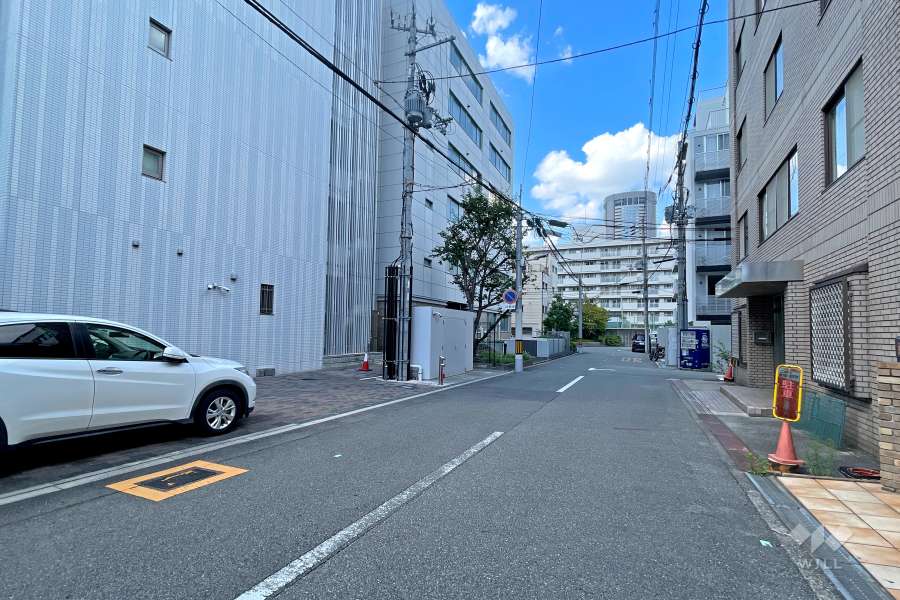 敷地東側の前面道路